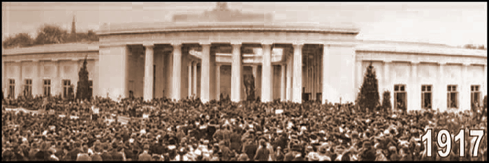 National McKinley Memorial exterior with large crowd gathered in 1917 for dedication.